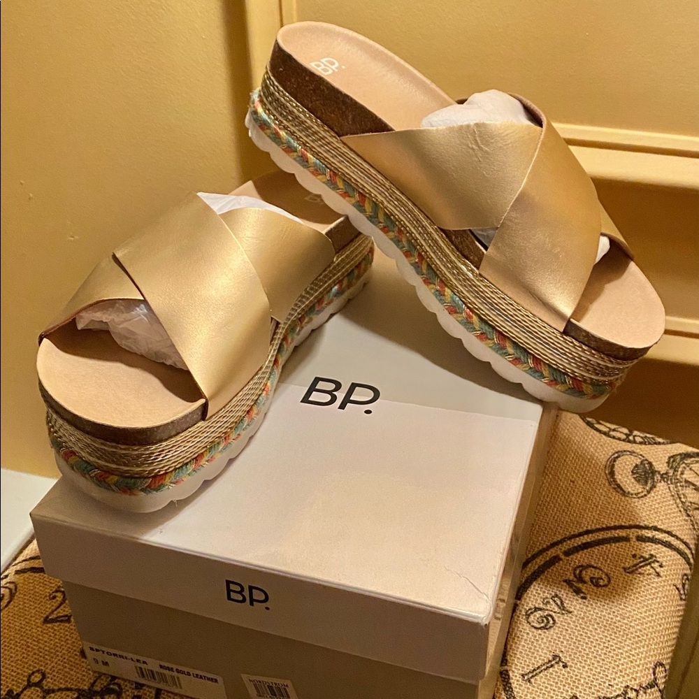 BP, Torri Platform Sandals, 9M Rose gold leather - Picture 9 of 12